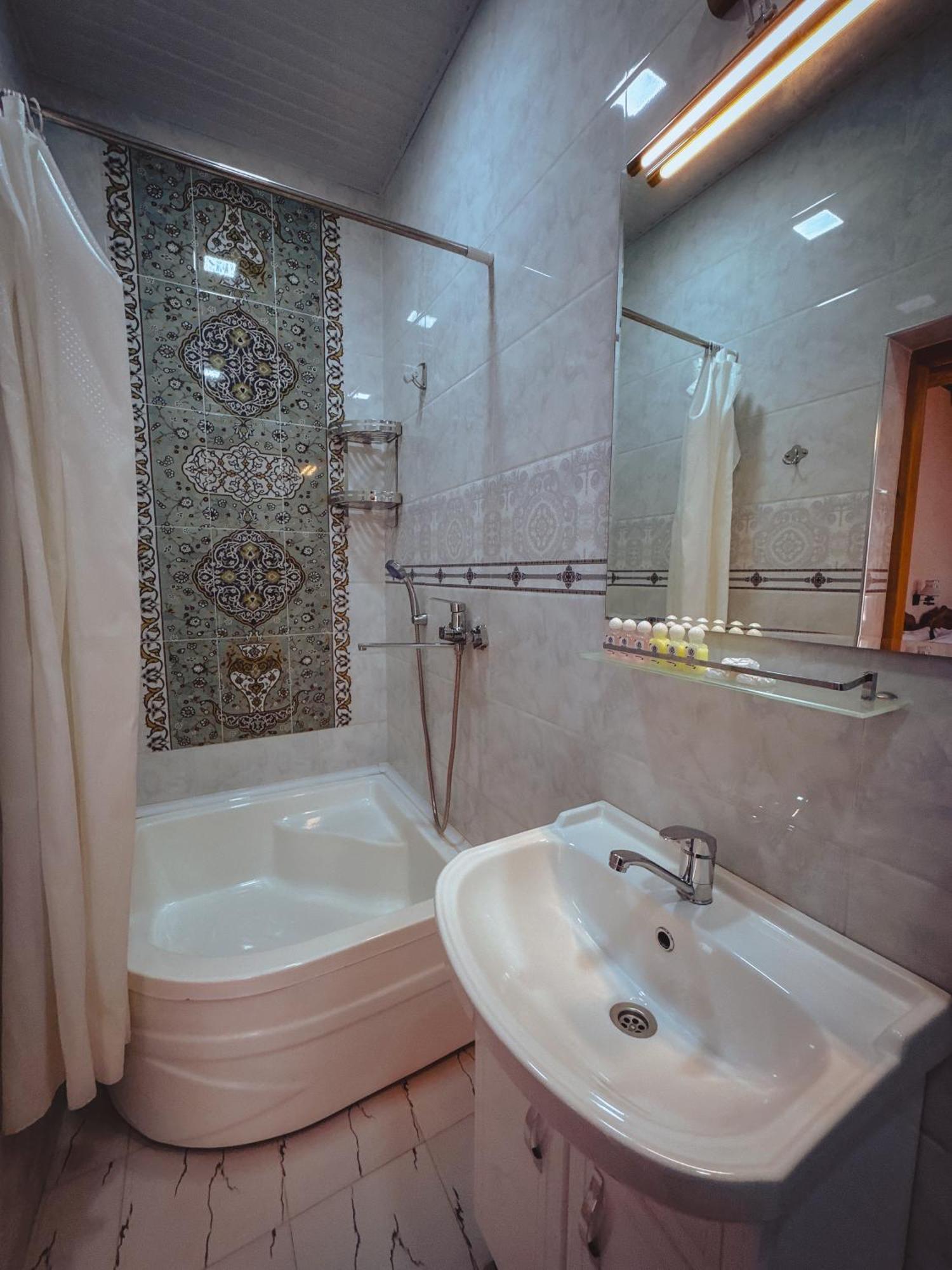 Old Gate Family Guest House บูคารา ภายนอก รูปภาพ